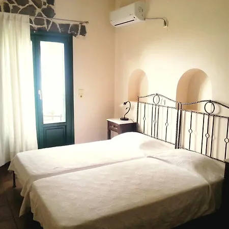 Costa Marina Fira (Santorini)